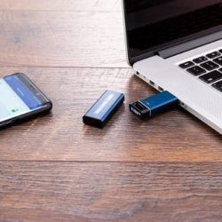 SecureUSB BT Encrypted Flash Drive with Wireless Authentication