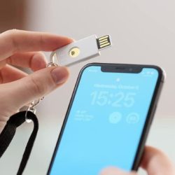 Identiv uTrust FIDO2 NFC Security Key